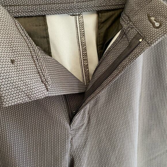 PGA Tour Dark Gray Herringbone Pattern Lightweight Golf Shorts Size 32 - Picture 5 of 8